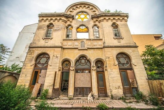 Most beautiful monuments in disrepair in Romania – Constanta&nbsp;Synagogue