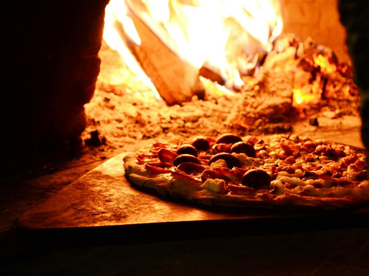 Best Pizza Places in Bucharest according to Dracula – Top 5 +&nbsp;Bonus